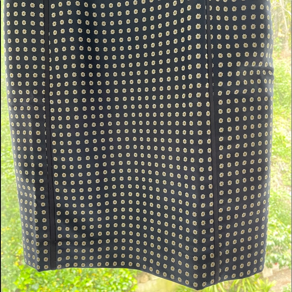 NWOT JCrew navy sheath dress with small print flowers. Size 6. Work/casual. - Picture 5 of 9